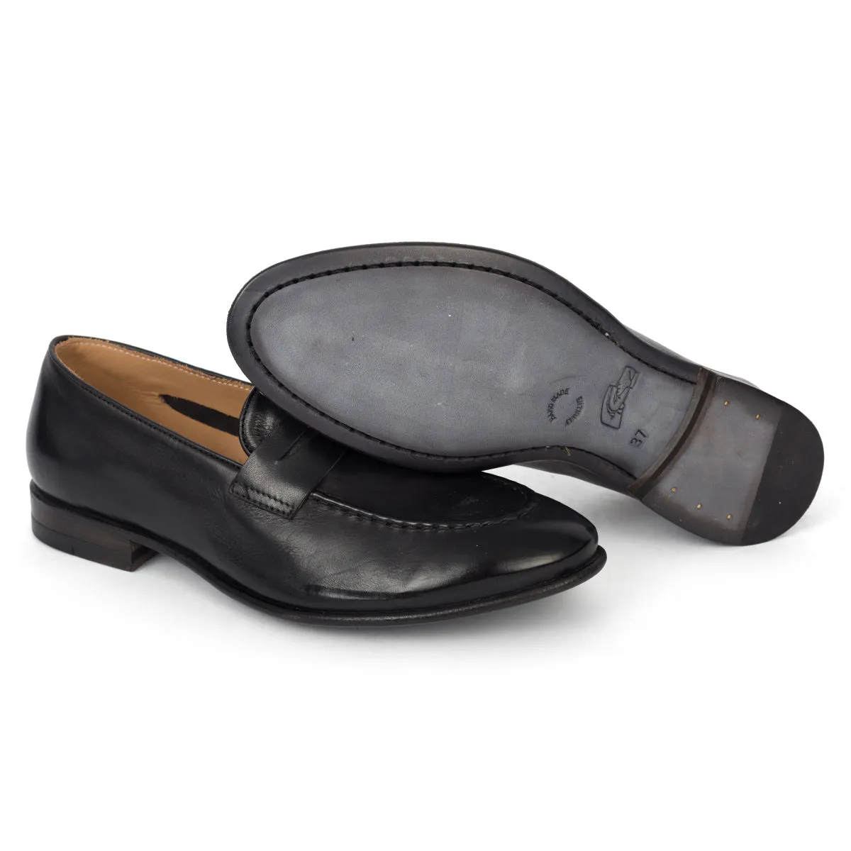 BRENDA 60038<br>Black loafers