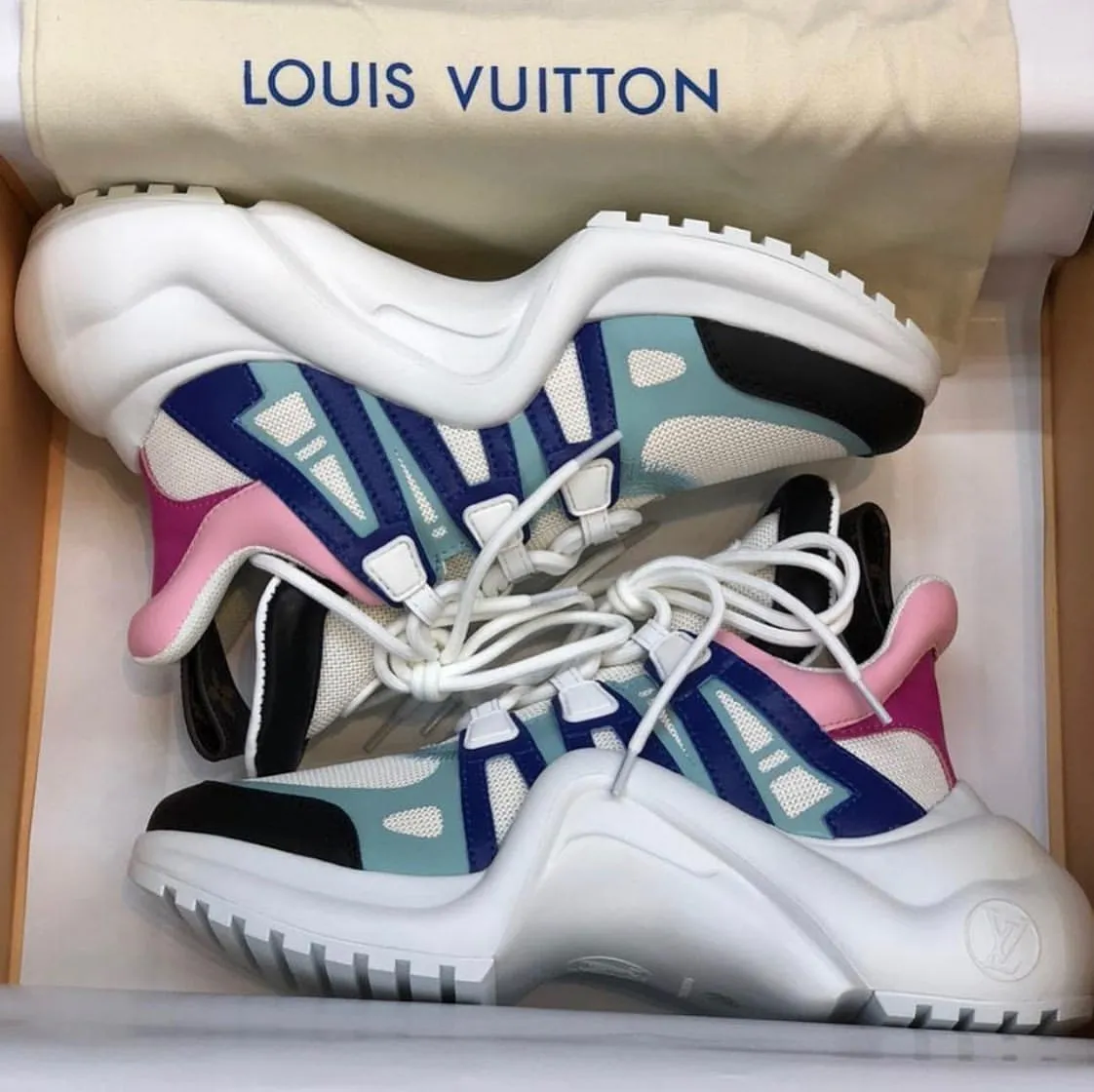 Luxury Sneakers - LOV - 6073